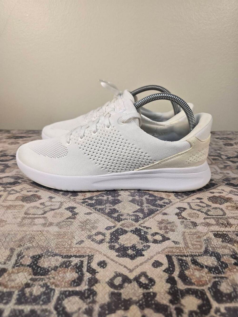 Kizik Lima Women’s Size 10 Eggshell White Slip On Sneakers Shoes DLIMWT01-2E
